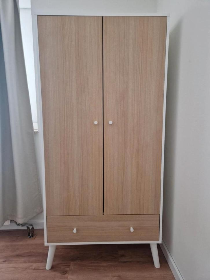 Made Larsen Kledingkast Eikeneffect/Wit, Huis en Inrichting, Kasten | Kledingkasten, Zo goed als nieuw, 150 tot 200 cm, 50 tot 100 cm