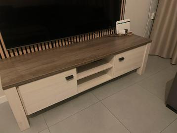 Inboedel TV kast & Salontafel beschikbaar voor biedingen