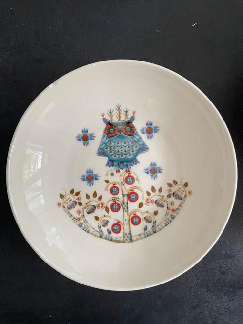 Ittala taika diep bord (20 cm), Huis en Inrichting, Keuken | Servies, Gebruikt, Bord(en), Overige stijlen, Porselein, Ophalen of Verzenden