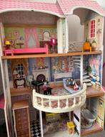 Leuk poppenhuis met meubels en poppetjes, Ophalen, Gebruikt, Poppenhuis