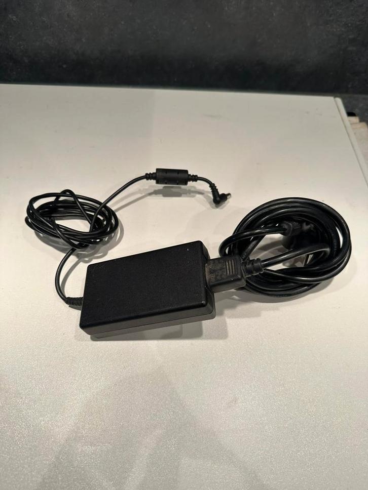 HIPRO Laptopadapter 19V – Inclusief netsnoer, Computers en Software, Laptop-opladers, Zo goed als nieuw, Ophalen of Verzenden