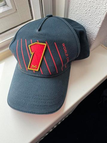 Pet Max Verstappen 1 beschikbaar voor biedingen