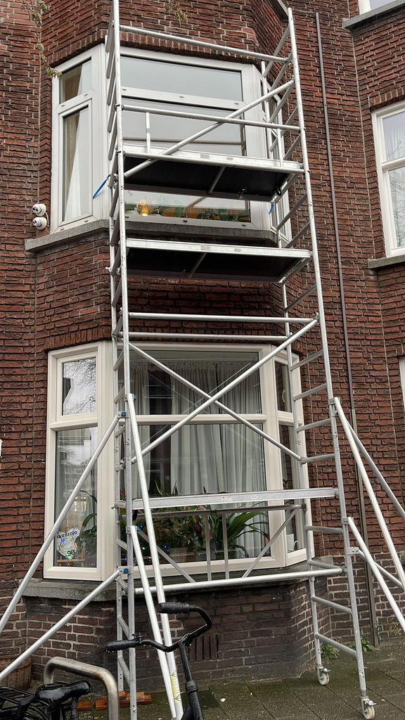 Te huur, Doe-het-zelf en Verbouw, Steigers, Zo goed als nieuw, Rolsteiger of Kamersteiger, 5 meter of hoger, Ophalen of Verzenden