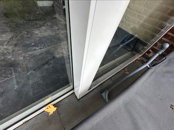 Schuifpui bij overkapping, carport beschikbaar voor biedingen