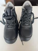 Safety shoes, Ophalen, Zo goed als nieuw