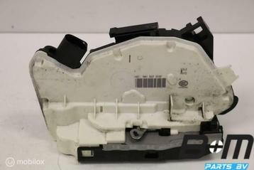 Portierslot RV (bijrijderskant) VW Tiguan 5N beschikbaar voor biedingen