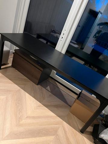 Nieuw zwart bureau 200x70x75 cm beschikbaar voor biedingen
