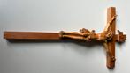 Handgesneden kruisbeeld, Antiek en Kunst, Ophalen of Verzenden