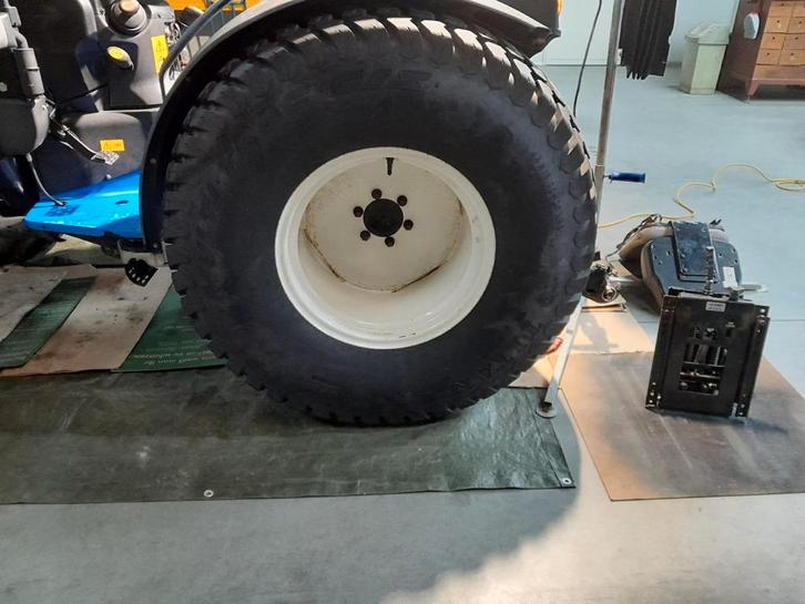 Banden + velg New Holland tuintrekker, Tuin en Terras, Hand-tuingereedschap, Nieuw, Ophalen