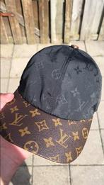 Louis Vuitton Get Ready Cap Monongram maat L winkelmodel, Nieuw, Ophalen of Verzenden, Pet, 58 of 59 cm (L, 7¼ of ⅜ inch)