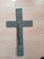bronzen kruisbeeld met Christus met prachtige patina, Ophalen of Verzenden