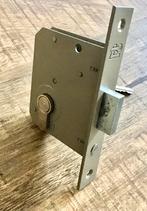 Inbouw slot met halve cilinder met 3 sleutels, Doe-het-zelf en Verbouw, Hang- en Sluitwerk, Ophalen of Verzenden, Zo goed als nieuw