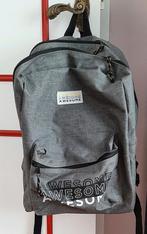 Grijze Rugzak met Awesome Tekst - 3 Vakken, Ophalen of Verzenden, Zo goed als nieuw, Grijs, Rugtas