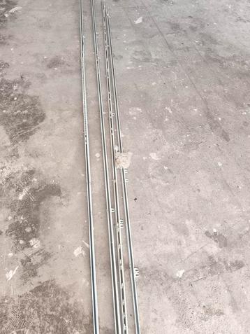 Gordijnrails 6x 2 tot 4 meter uitschuifbaar.  beschikbaar voor biedingen