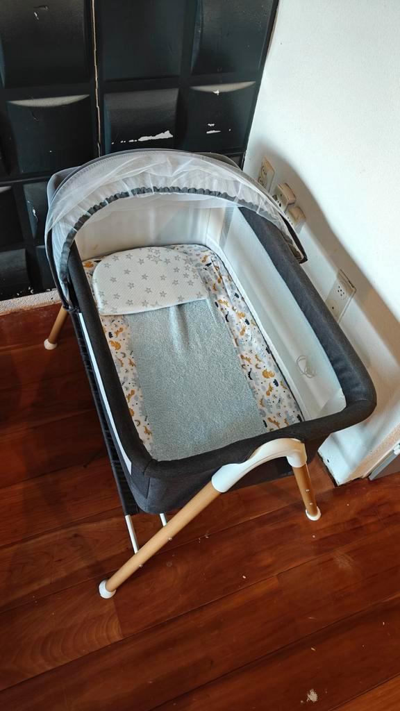 Mooi babybedje met klamboe, Kinderen en Baby's, Babywiegjes en Ledikanten, Zo goed als nieuw, Ledikant, Ophalen