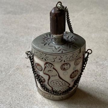 Tibetaans yak bone snuifflesje ingelegd met zilver kompleet  beschikbaar voor biedingen