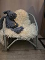 Lichtgrijs Rotan Kinderstoeltje met Kleedje, Kinderen en Baby's, Ophalen, Zo goed als nieuw, Stoel(en)