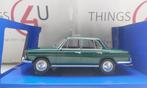 MCG 1:18 BMW 2000 (Typ121) 1966 donkergroen nieuw in doos, Hobby en Vrije tijd, Modelauto's | 1:18, Ophalen of Verzenden, Nieuw