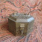 Vintage messing opengewerkt achthoekig doosje India 15 cm, Antiek en Kunst, Ophalen of Verzenden, Koper