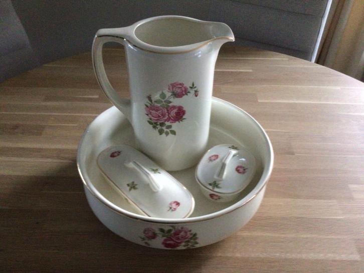 Petrus Regout Maastricht Lampetstel 4 delig met rozen., Antiek en Kunst, Antiek | Servies compleet, Ophalen