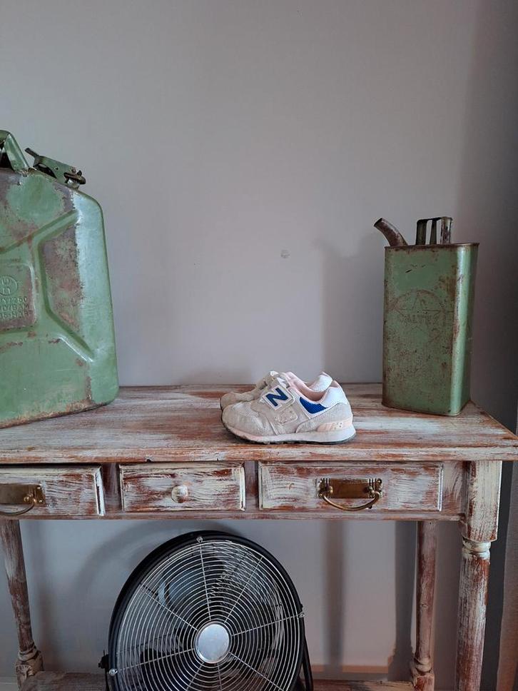 🟩 New Balance 574 meisjes klittenband schoenen maat 30, Kinderen en Baby's, Kinderkleding | Schoenen en Sokken, Gebruikt, Schoenen