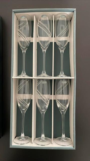 6 champagneglazen van Cristal J.G.Durand, Frankrijk  beschikbaar voor biedingen
