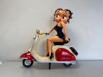 Betty Boop op Vespa Scooter Beeld, Ophalen