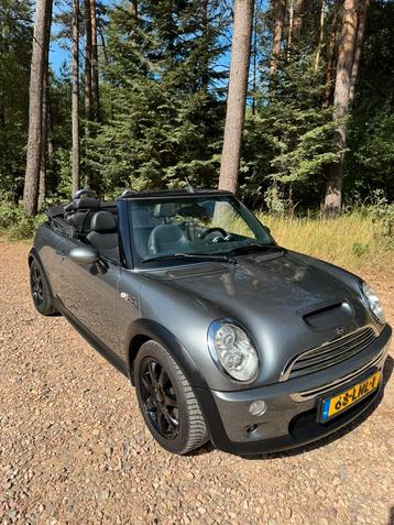 Toffe Mini Cooper S cabrio 2005 Grijs met 2 sets velgen. beschikbaar voor biedingen