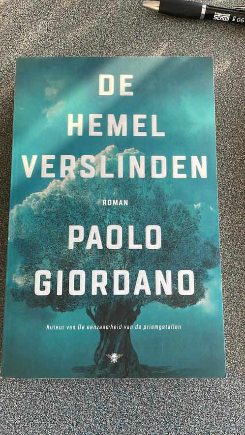 Paolo Giordano - De hemel verslinden, Boeken, Literatuur, Zo goed als nieuw, Nederland, Ophalen of Verzenden