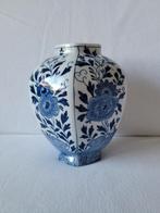 Delfts blauw vaasje Decor 537 in goede conditie, Ophalen of Verzenden