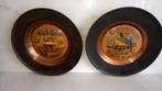 2 zeer oude wandbordjes met koperen omranding, Antiek en Kunst, Ophalen of Verzenden
