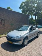Peugeot 206 1.6 cc cabrio, weinig km's, nw apk & carplay, Auto's, Peugeot, Voorwielaandrijving, 4 cilinders, Cabriolet, 4 stoelen