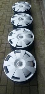 Stalen velgen  met wieldoppen ook apart  te koop 16 inch, Auto diversen, Wieldoppen, Nieuw, Ophalen