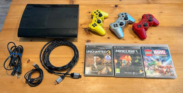 PS3 Super Slim 12GB + 3 Controllers + 3 Games, Spelcomputers en Games, Spelcomputers | Sony PlayStation 1, Gebruikt, Met 3 controllers of meer