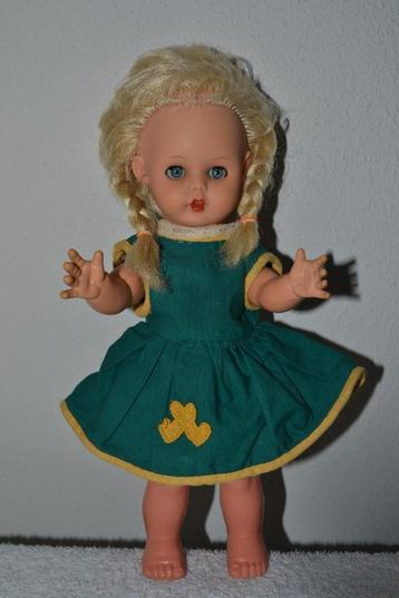 OPRUIMING: oud 3MMM popje met originele kleding  NR 7466 beschikbaar voor biedingen