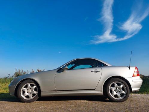Mercedes-Benz SLK 2.0 Slk200 Kompr Roadster 2001 Grijs, Auto's, Mercedes-Benz, Particulier, SLK, Benzine, G, Cabriolet, Handgeschakeld