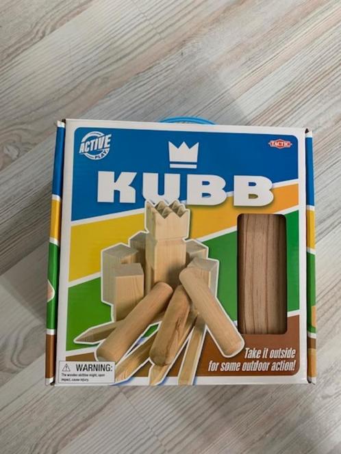 Kubb Tactic Zweeds houten werpspel nieuw ongebruikt € 12,50, Hobby en Vrije tijd, Gezelschapsspellen | Bordspellen, Nieuw, Vijf spelers of meer