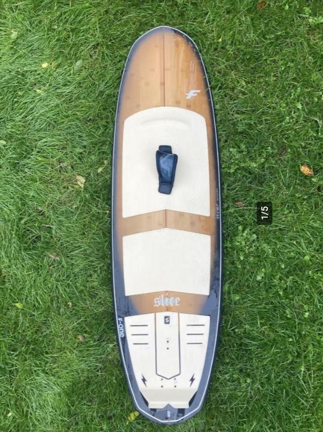 Kiteboard directional F One Slice Bamboo, 5'5, Watersport en Boten, Kitesurfen, Zo goed als nieuw, Kiteboard, 4 m² of minder, Directional