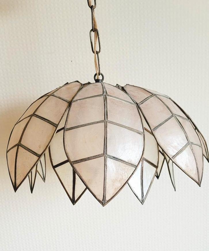 Prachtige antieke capiz hanglamp in lotusvorm!, Huis en Inrichting, Lampen | Hanglampen, Zo goed als nieuw, Minder dan 50 cm, Ophalen of Verzenden