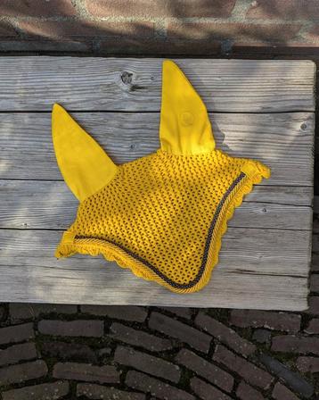 Geel oornetje BR (pony) beschikbaar voor biedingen