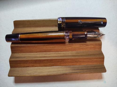 Leonardo momento zero grande 2.0 Sea Anemone fountain pen, Verzamelen, Pennenverzamelingen, Zo goed als nieuw, Vulpen, Overige merken