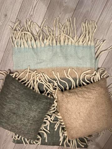 Plaid set met 2 kussens beschikbaar voor biedingen