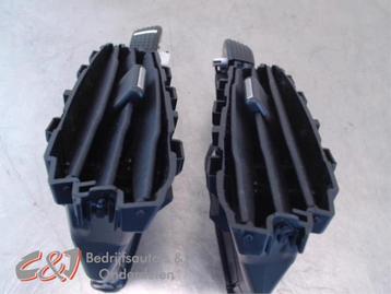 Luchtrooster Dashboard van een Ford Tourneo Connect beschikbaar voor biedingen