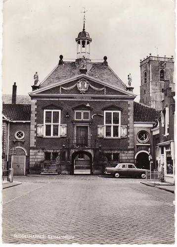 Middelharnis (ZH) gemeentehuis 1967. mooie auto voor de deur beschikbaar voor biedingen