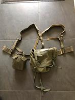 Oud nederland militair uniform met uitrusting, Ophalen of Verzenden, Landmacht, Nederland, Embleem of Badge