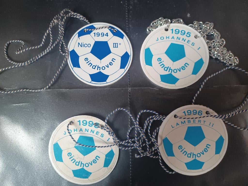 4x carnavals onderscheiding Eindhoven voetbal, Ophalen, Overige materialen, Nederland