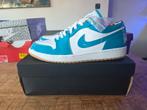 Jordan 1 low SE Barcelona cyber teal, Overige kleuren, Air Jordan, Nieuw, Ophalen of Verzenden