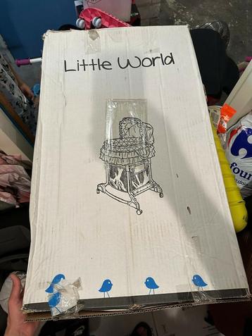 Baby wiegje wit van little world beschikbaar voor biedingen