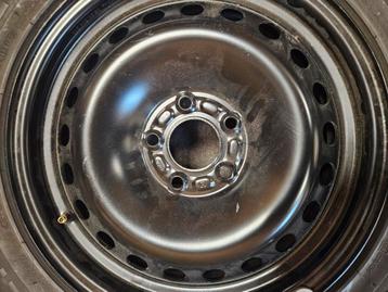 Autoband met Nieuwe stalen velg 16 inch beschikbaar voor biedingen
