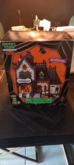 Lemax spooky town collection full moon apothacary 2008, Diversen, Ophalen of Verzenden